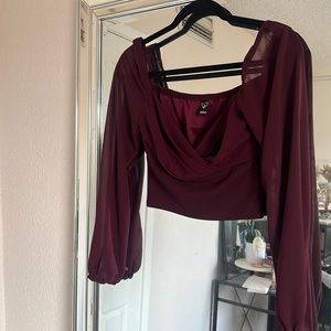 Off the shoulders plum crop top